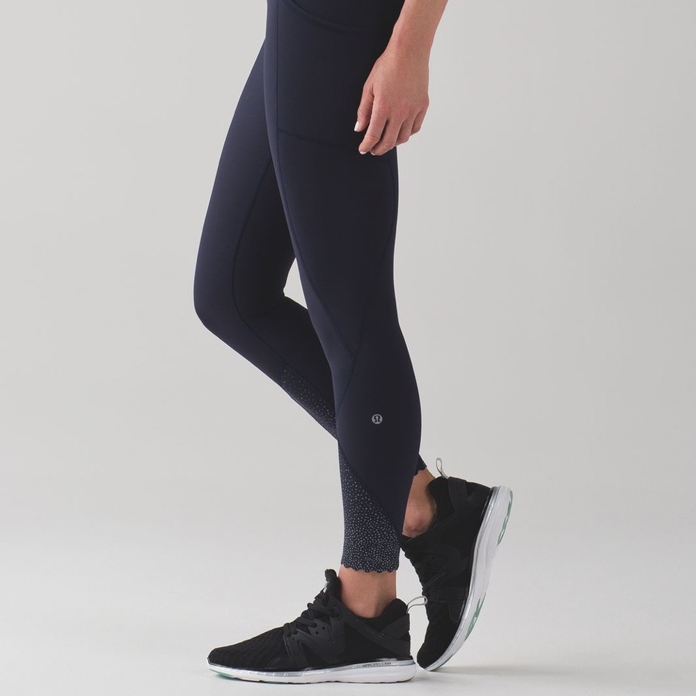 Lululemon Reflecting Leggings, size 2, Perfect condition - Picture 2 of 10
